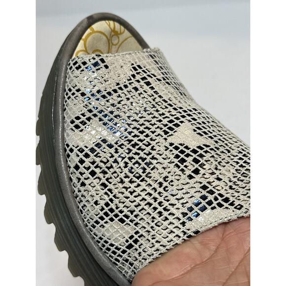 FLY LONDON Leather Wedge Sandals Ivory Beige Strap Snake Skin Women 9.5 / 40 - Picture 12 of 12